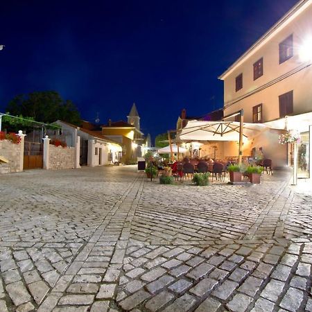 Apartment In Nin With Terrace, Air Conditioning, Wi-Fi Экстерьер фото